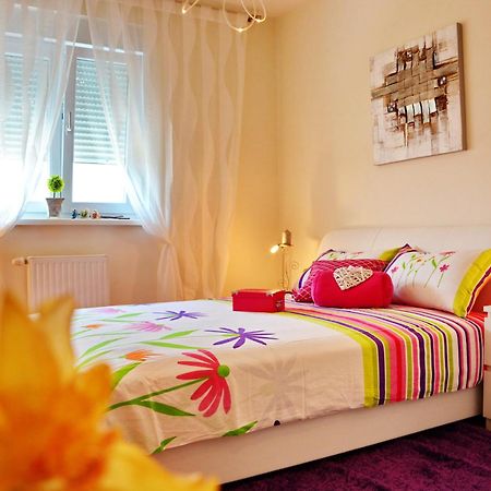 Apartment Vacation In Zadar - Mirna Экстерьер фото